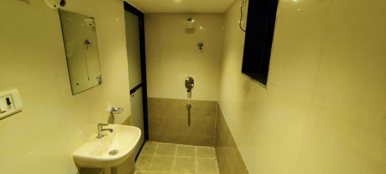 Anandvan Beach Resort Alībāg Eksteriør billede